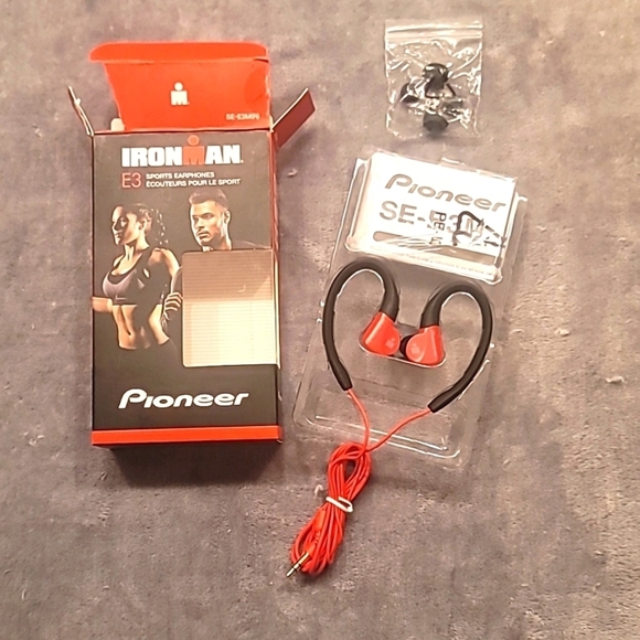 0468. New In Box ~ Pioneer Ironman ~ E3 In Ear Stereo ~ Headphones 🎧 👌 - Picture 3 of 10